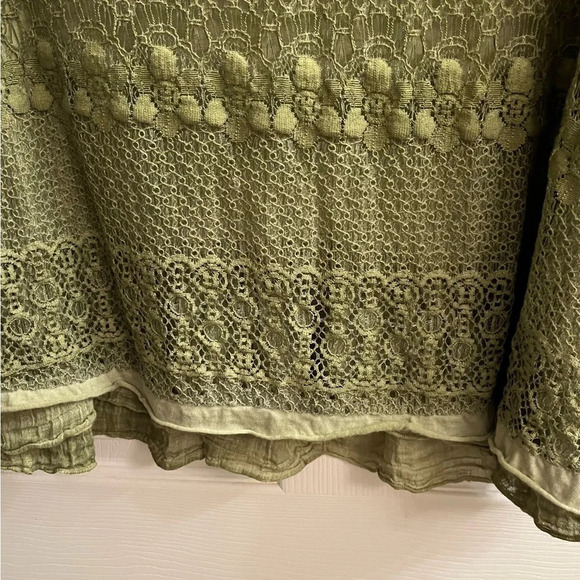 WOMEN’S~ GREEN ASYMMETRICAL BLOUSE~ - Picture 5 of 8